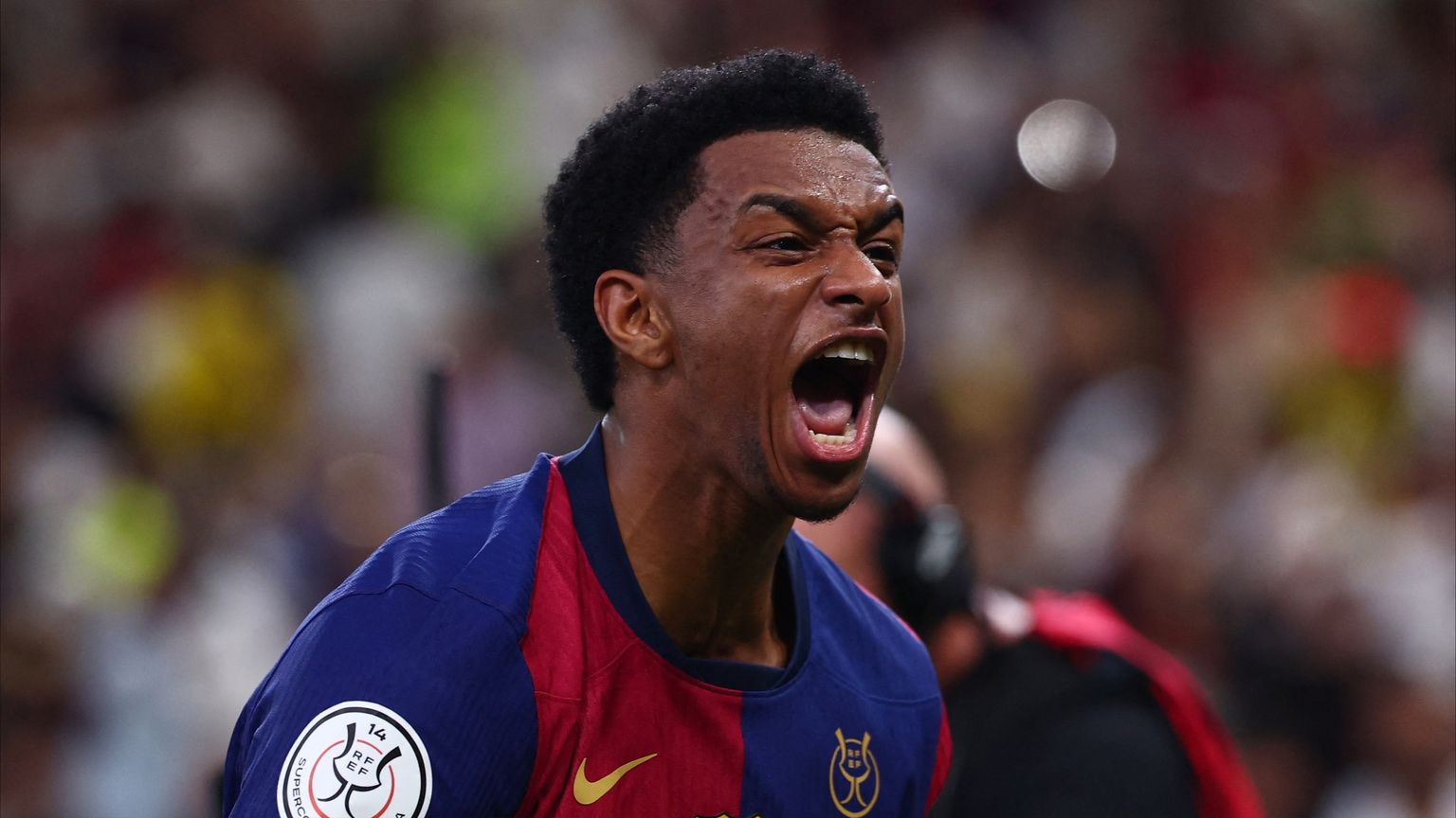 مدرب أتالانتا يحرج نجم برشلونة