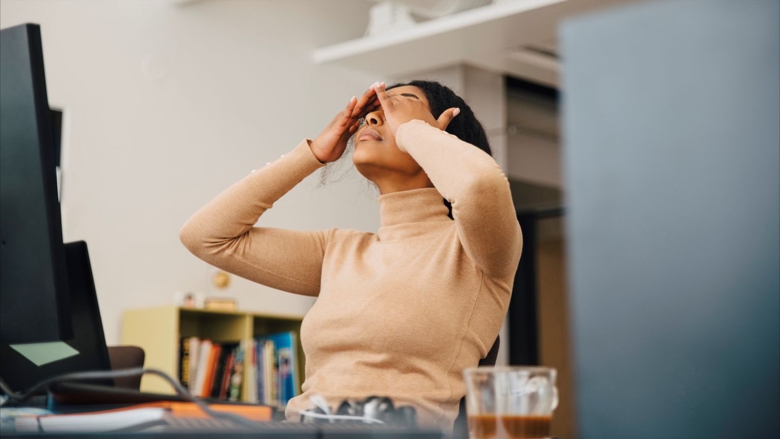 في يوم الصحة النفسية العالمي.. كيف تحمي نفسك من إجهاد العمل؟