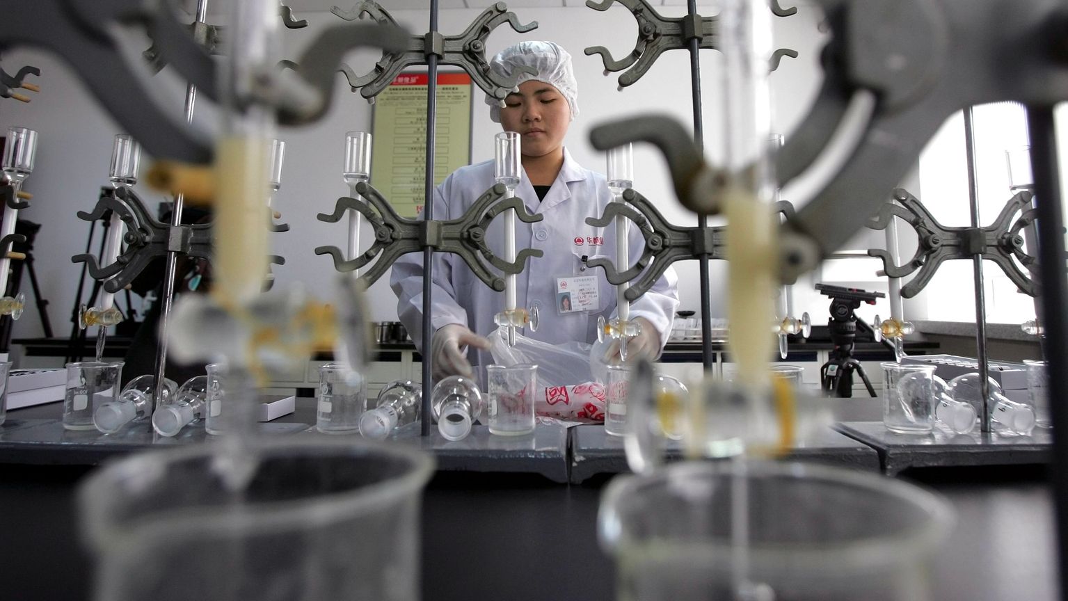 من عدو لصديق.. الصين تستخدم "البكتيريا" لعلاج السرطان