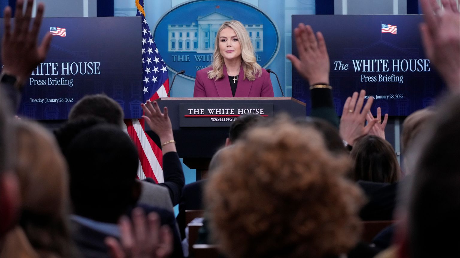 "ثورة إعلامية".. كيف وصل "الإنفلونسرز" إلى البيت الأبيض؟