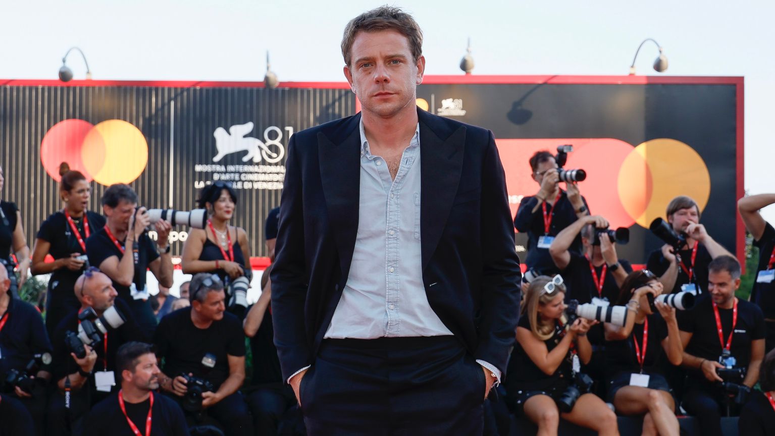 باريس تفرش السجادة الحمراء لـ"ملك ديور" الجديد