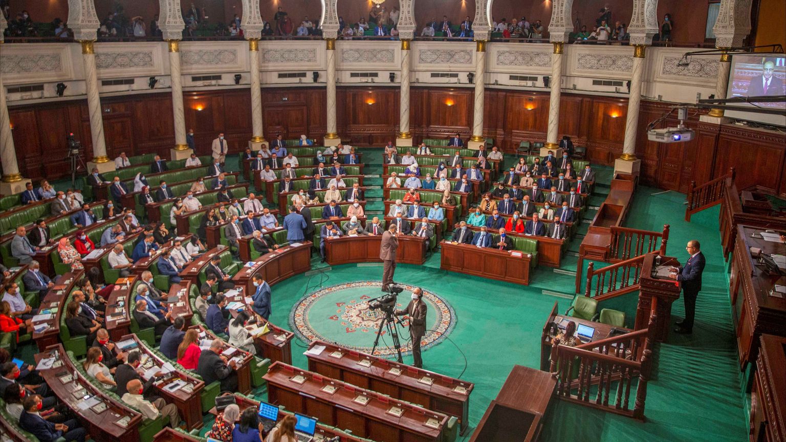 تونس تفكر بفرض غرامات على الكفاءات المهاجرة