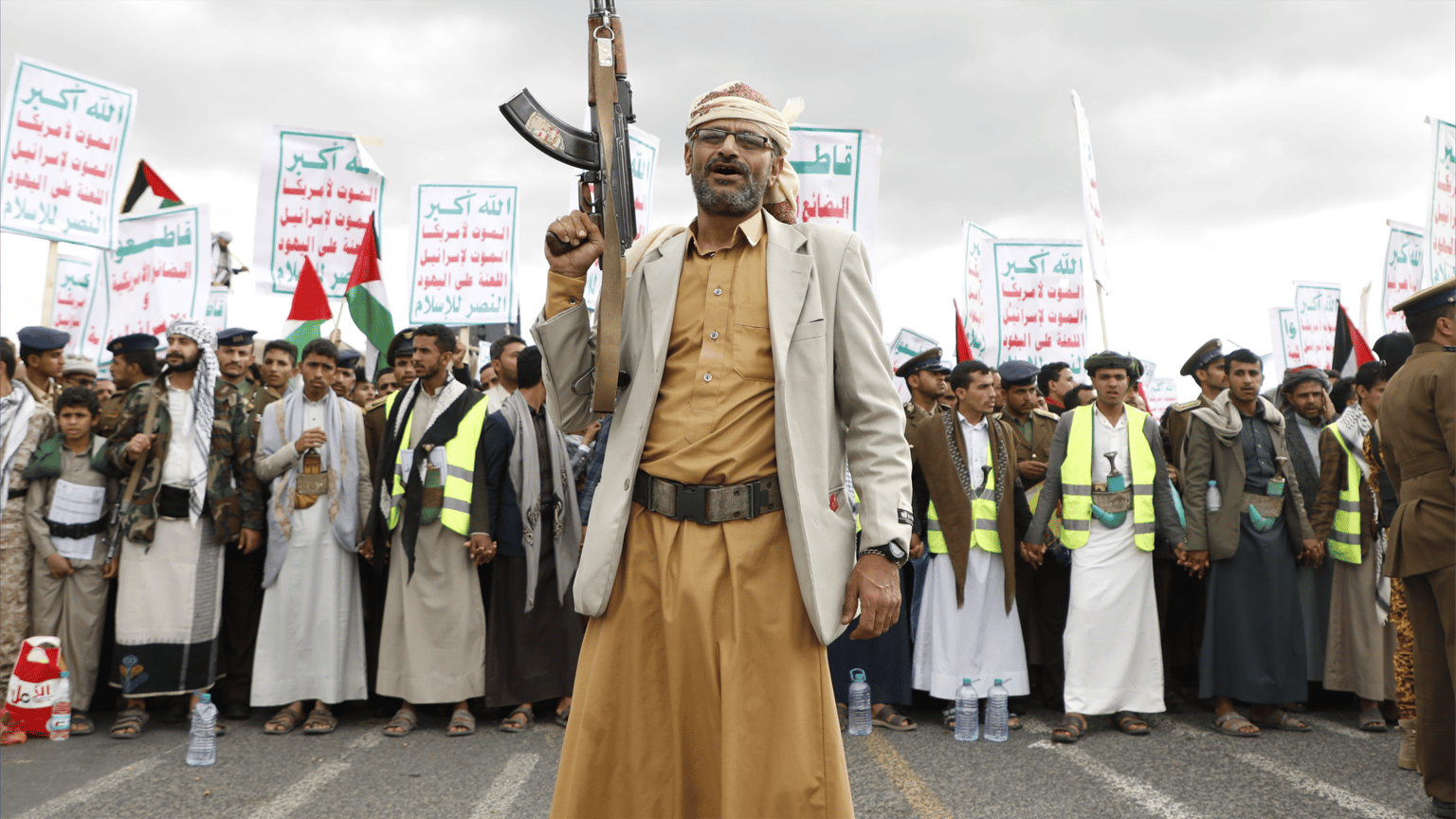 حرب المضيقين.. كيف يضغط هرمز وباب المندب على العالم؟