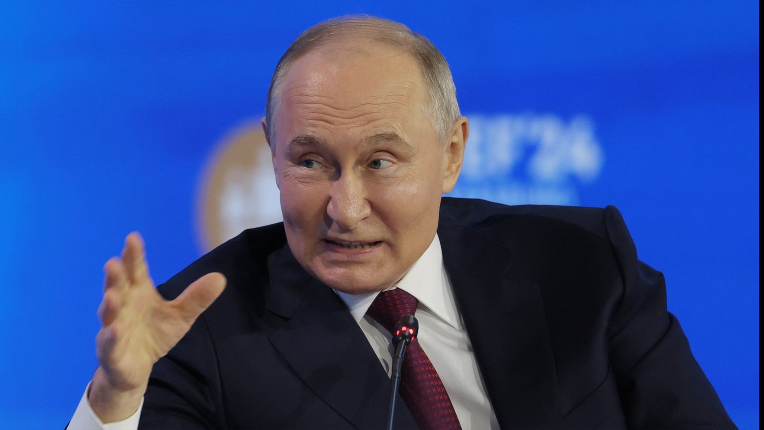 بوتين يتهم الغرب بـ"السرقة"