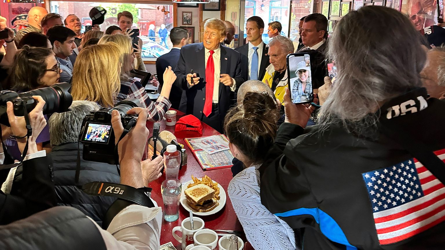 ترامب يصالح الصحافة: سأحضر عشاءكم