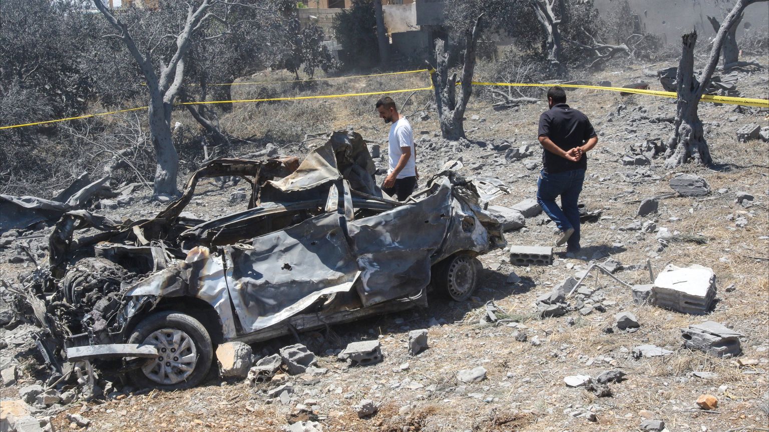 مسيرة إسرائيلية تستهدف سيارة بجنوب لبنان