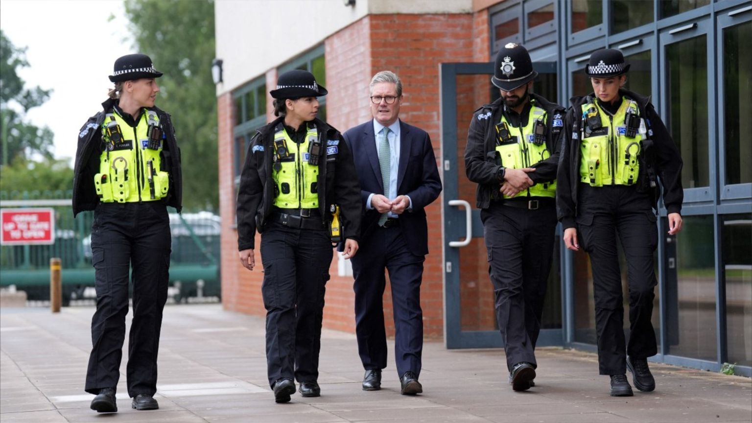 ديون الحكومة البريطانية تثير القلق قبيل إعلان الموازنة