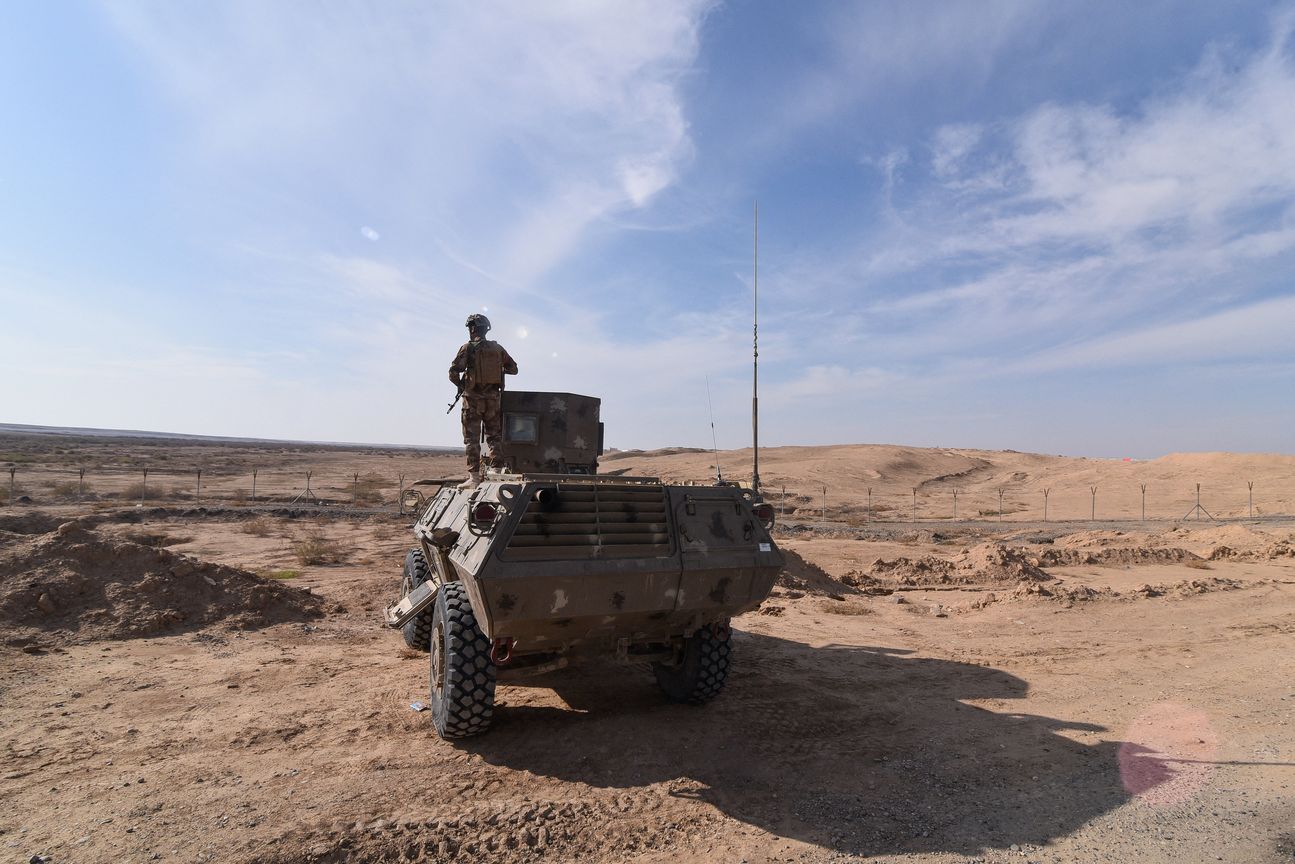 العراق يتابع "سقوط الأسد" بـ"قلق على المحور"