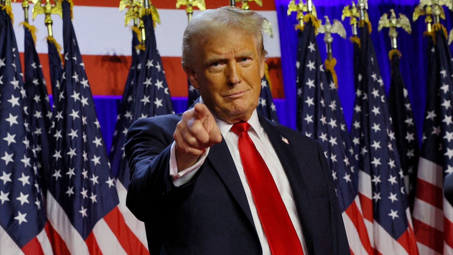 رئيس وزراء فرنسا يحذر أوروبا من ترامب