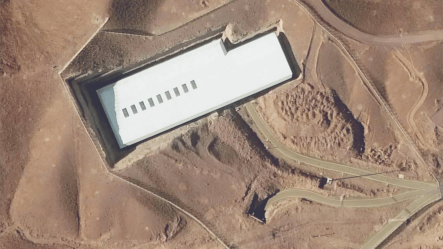 البيت الأبيض ينفي فشل الضربات في تدمير النووي الإيراني