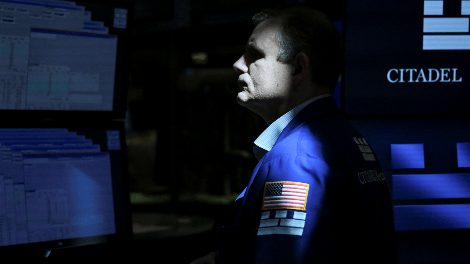 الذهب والنفط والدولار.. هل تصيب ضربة إيران الأسواق أيضا؟