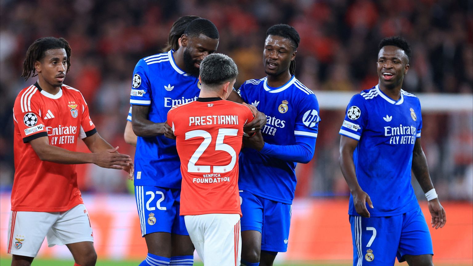 بريستياني يطلب البراءة بدعم بنفيكا