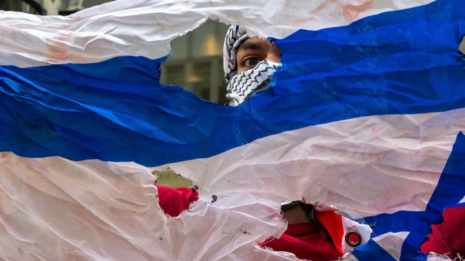 صورة نتنياهو تفزع الإسرائيليين من مستقبلهم الاقتصادي