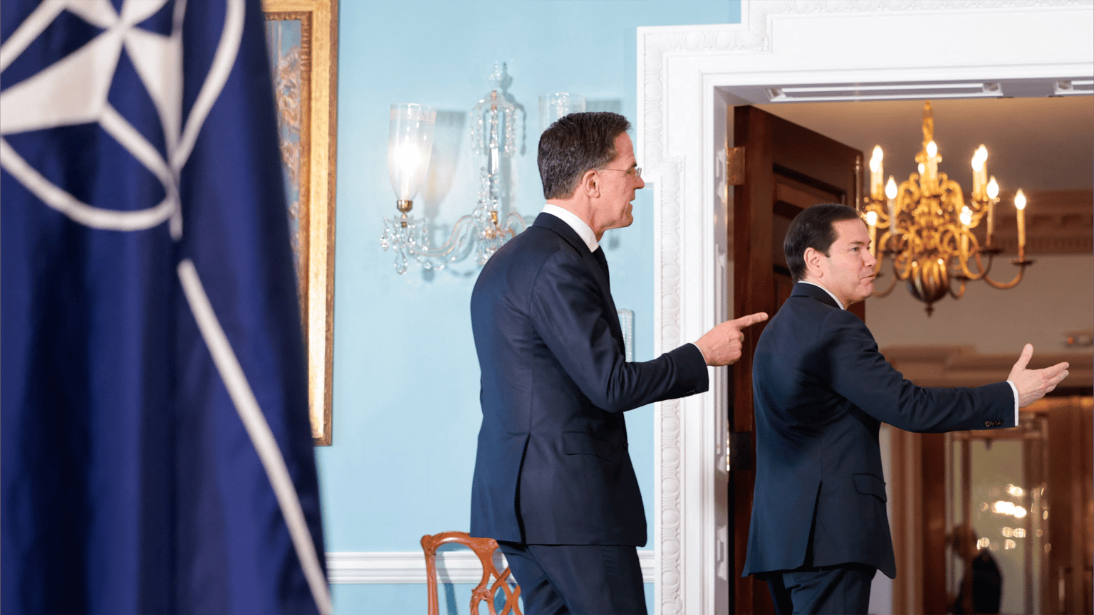 كيف بدأت محاسبة الناتو؟ ترامب يدرس نقل قوات أميركية