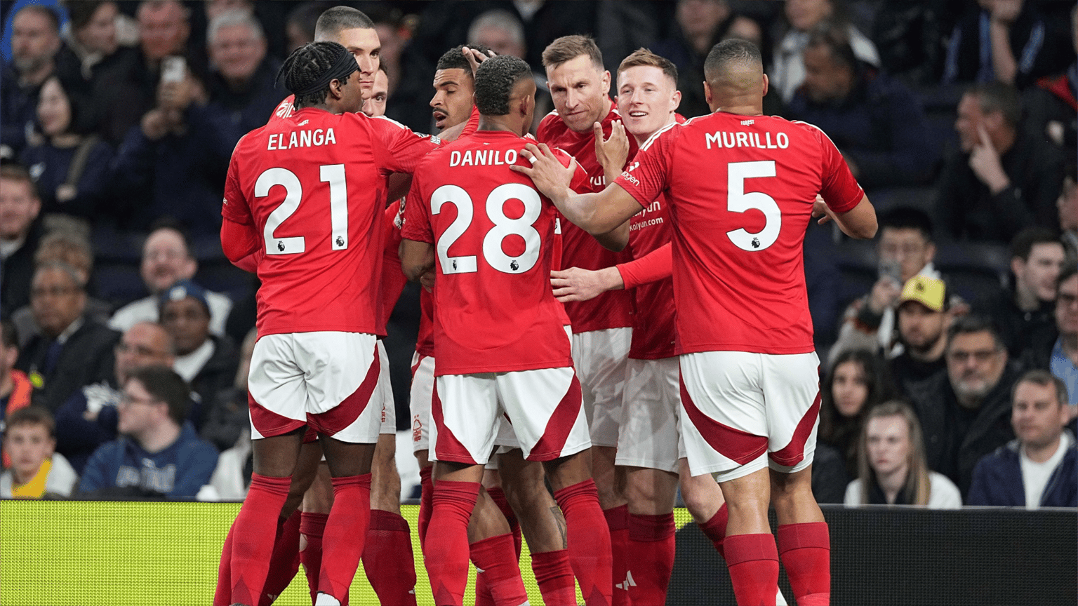 دوري أبطال أوروبا يحرم ناديا إنكليزيا من مالكه