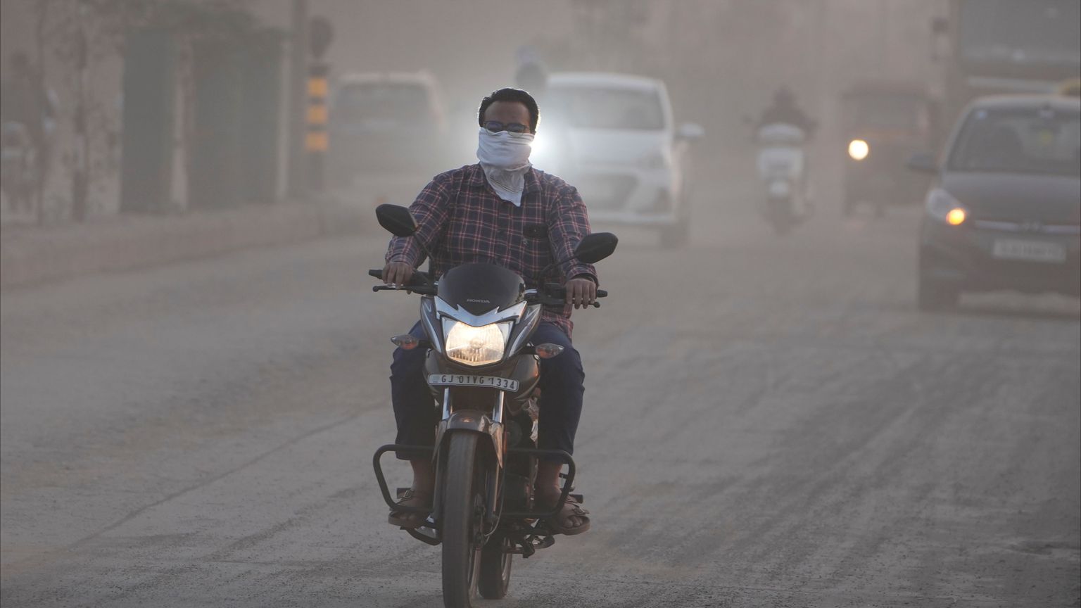 200 ألف إصابة تنفسية في 3 سنوات.. هواء نيودلهي "قاتل"؟