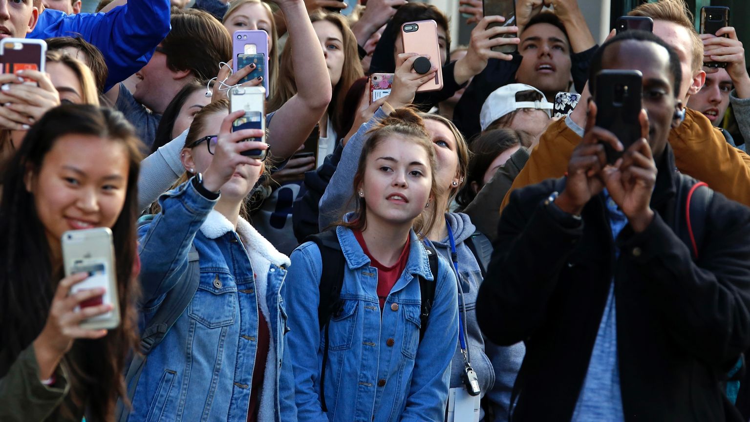 ليس الجميع في خطر.. مَن الأكثر عرضة لإدمان السوشيال ميديا؟