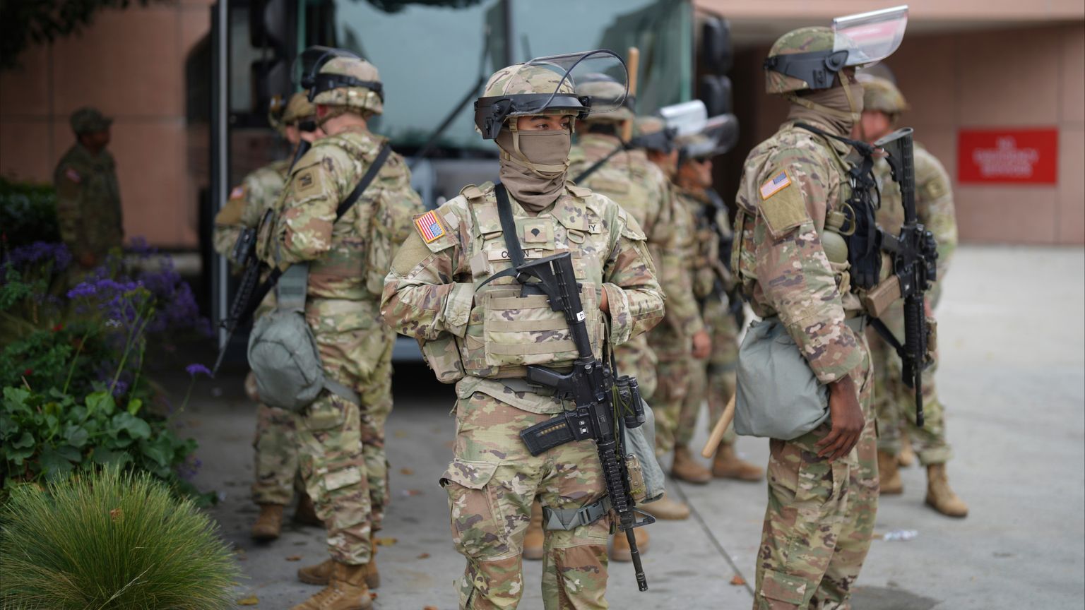 الحرس الوطني الأميركي في لوس أنجلوس لمواجهة احتجاجات المهاجرين