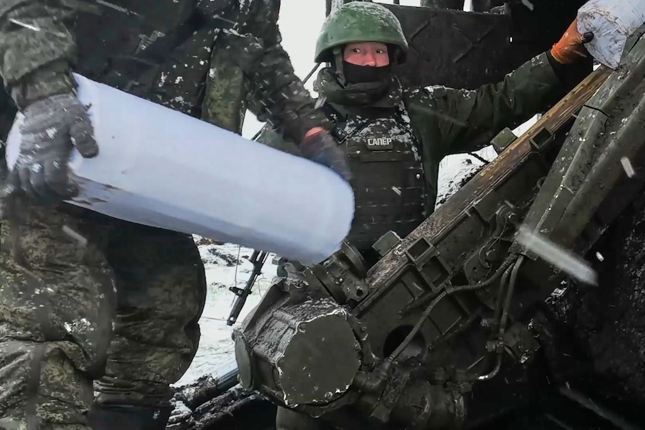 كيف تخفي الجبهة الروسية حرباً داخل الحرب نفسها؟