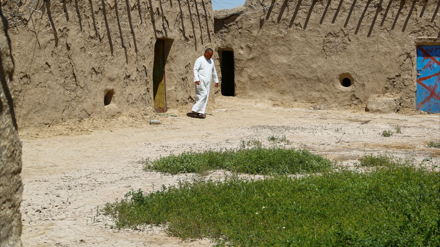 الديوانية تتهم جماعة موالية لإيران بسرقة 230 مليون دولار