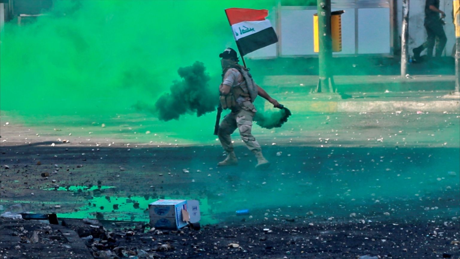 مليون قنبلة مسيلة للدموع .. هل يستعد العراق للاحتجاجات؟