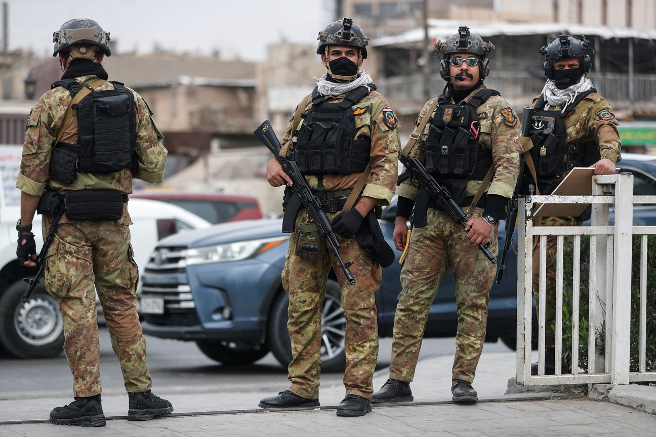 في شوارع بغداد.. سهرات ورعب