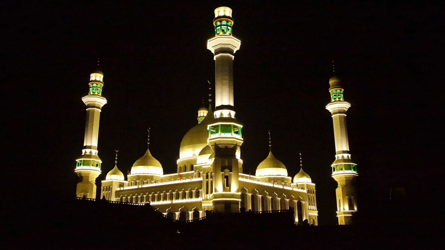 حكومة إقليم كردستان تمنع الأذان بالمقامات التركية والإيرانية