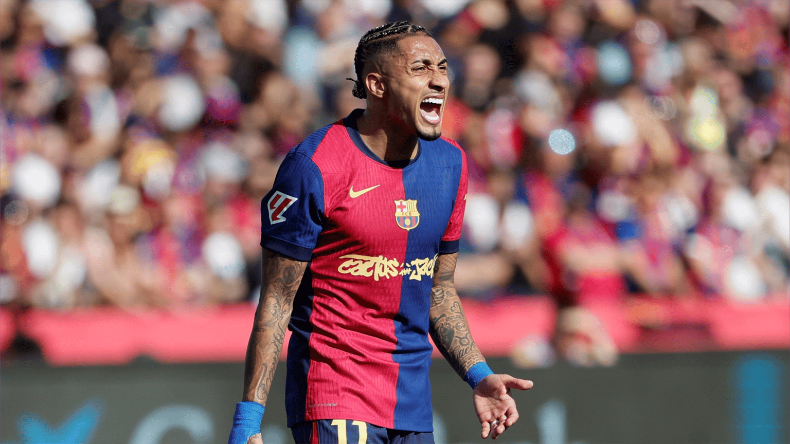 حطّم آمال الهلال.. برشلونة يحصّن رافينيا