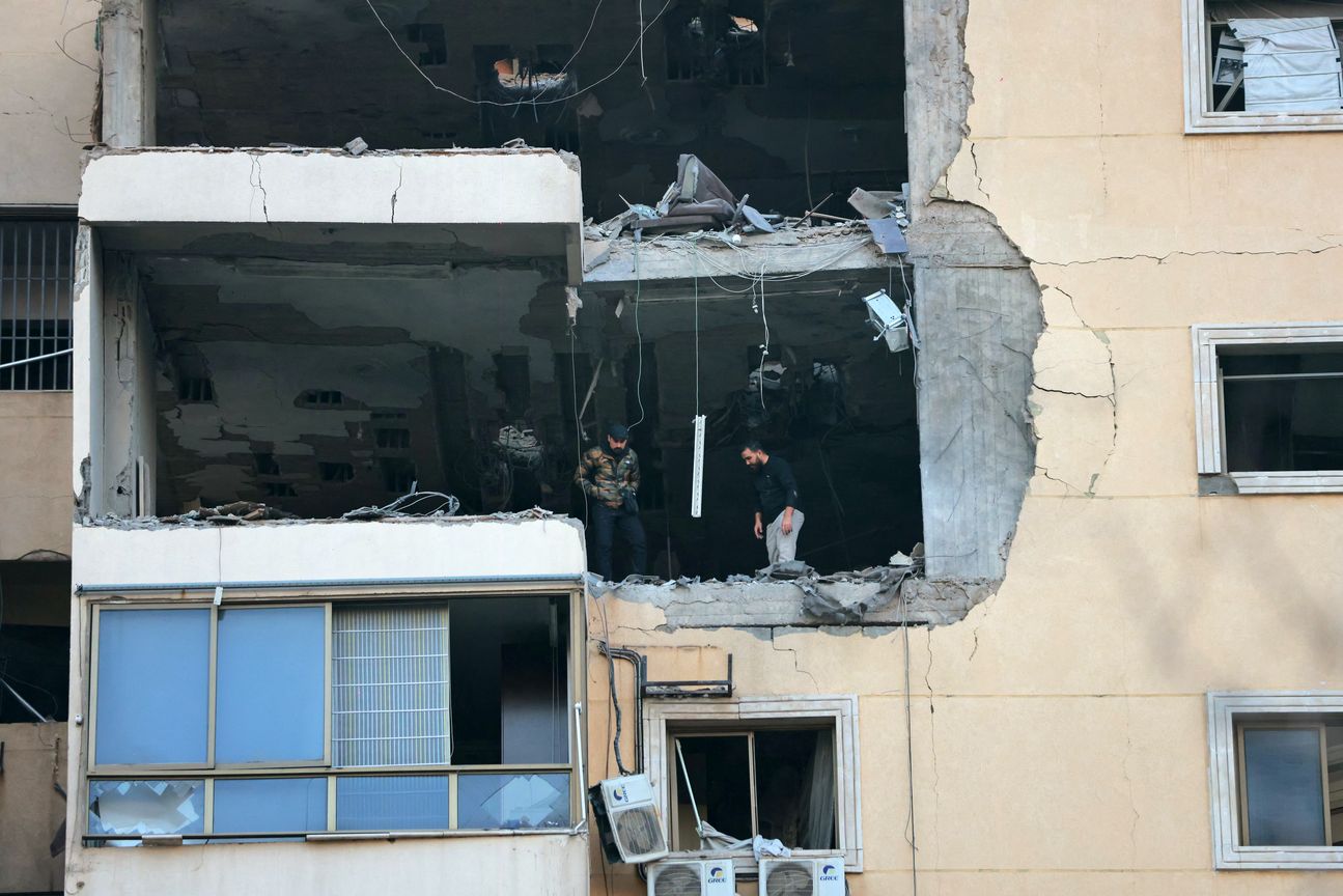 حزب الله يورط لبنان مجددا؟.. "مغامرة" بتوقيع الحرس الثوري