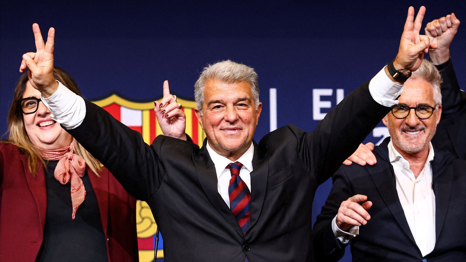 لابورتا يعد بمكاسب ضخمة في برشلونة