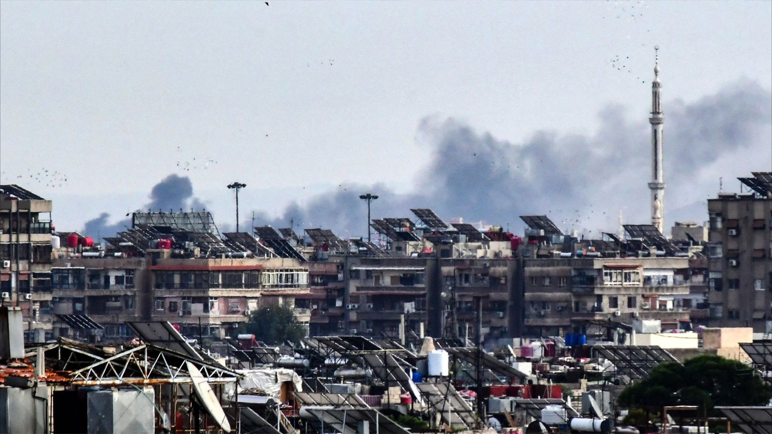 قصف إسرائيلي يخرج مطار دمشق عن الخدمة