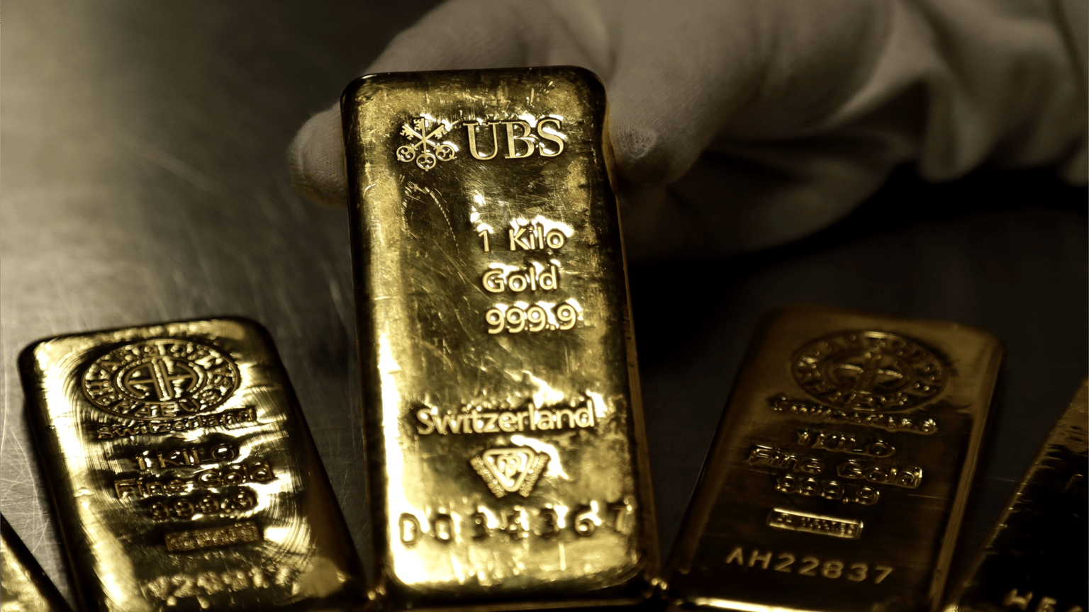 الذهب يهتز تحت ضغط الحرب.. هل فقد بريقه كملاذ آمن؟