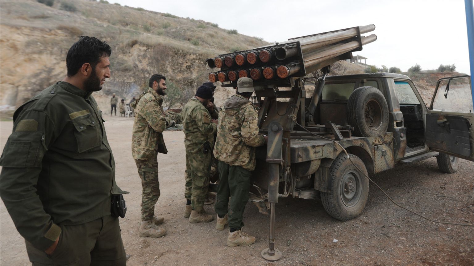 الفصائل تسيطر على حماة.. فما أهمية المدينة؟ خبراء يجيبون لبلينكس