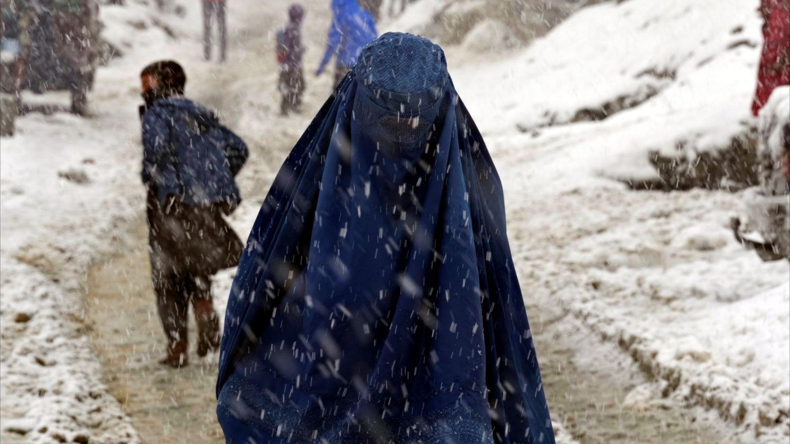 أفغانستان.. عشرات القتلى في انهيار ثلجي