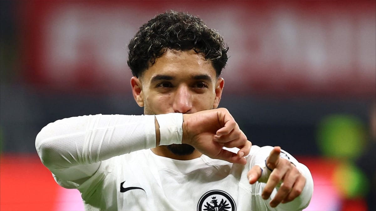 برشلونة يرصد مرموش.. ويحلم بصلاح