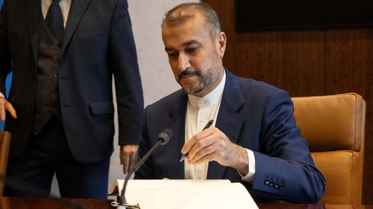 إيران تفرج عن طاقم سفينة مرتبطة بإسرائيل