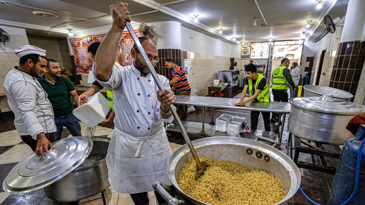 "مطبخ الخير".. مليون وجبة إفطار مصرية في الجنوب
