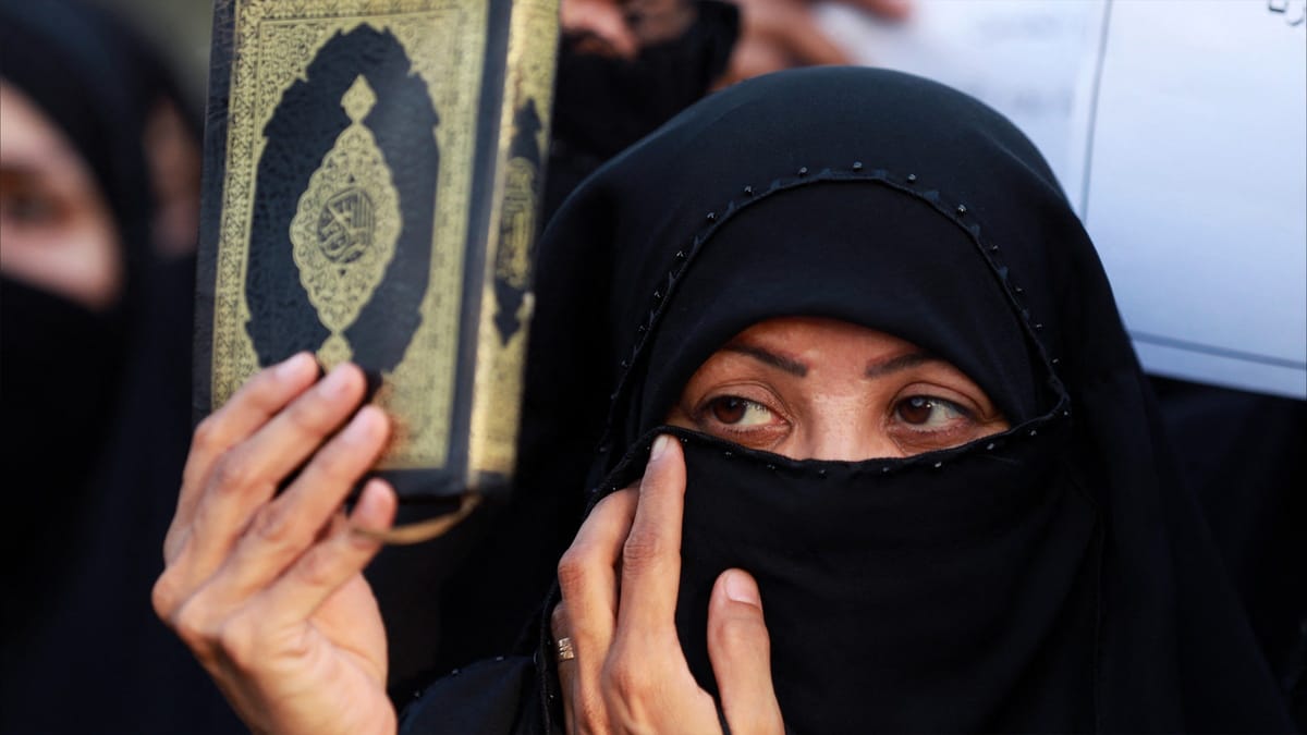 السويد تخشى هجمات ضد مواطنيها بعد "حرق المصحف"