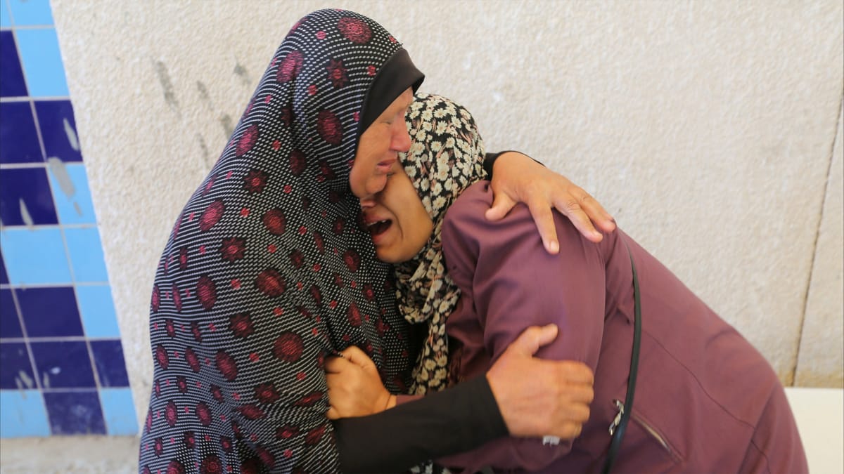 قصف إسرائيلي يقتل العشرات بخيم النازحين في رفح
