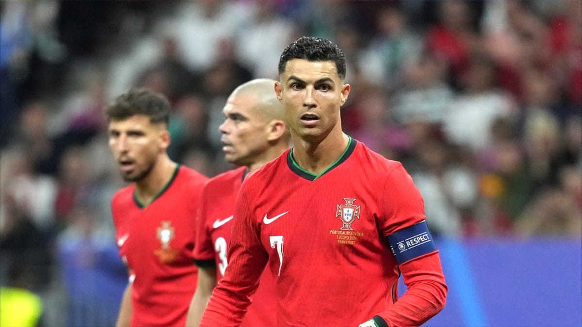 "ديجافو" رونالدو تشعل فتيل الحرب في البرتغال