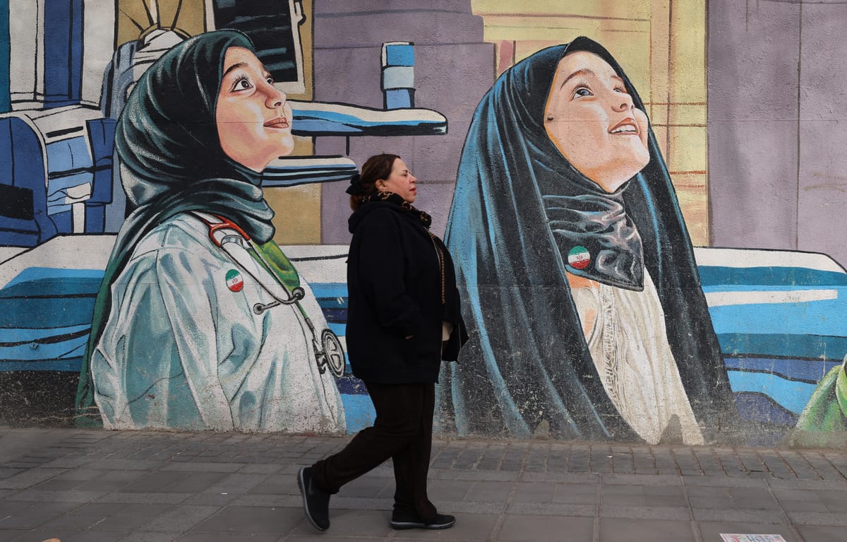 من متظاهرين إلى "أعداء".. كيف تصعّد طهران القمع؟