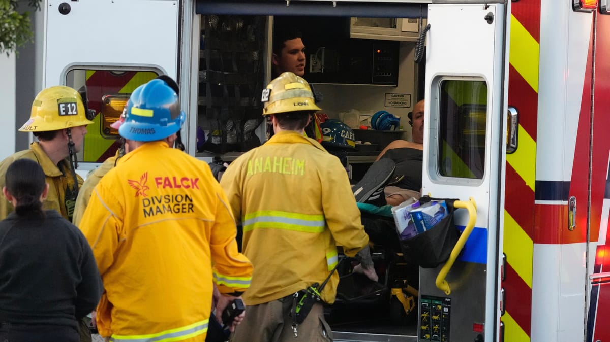 قتيلان على الأقل في تحطّم طائرة صغيرة في كاليفورنيا