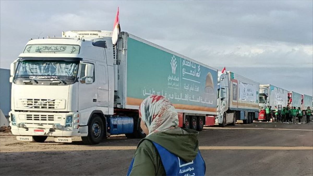 متى ستدخل شاحنات المساعدات من مصر إلى غزة؟