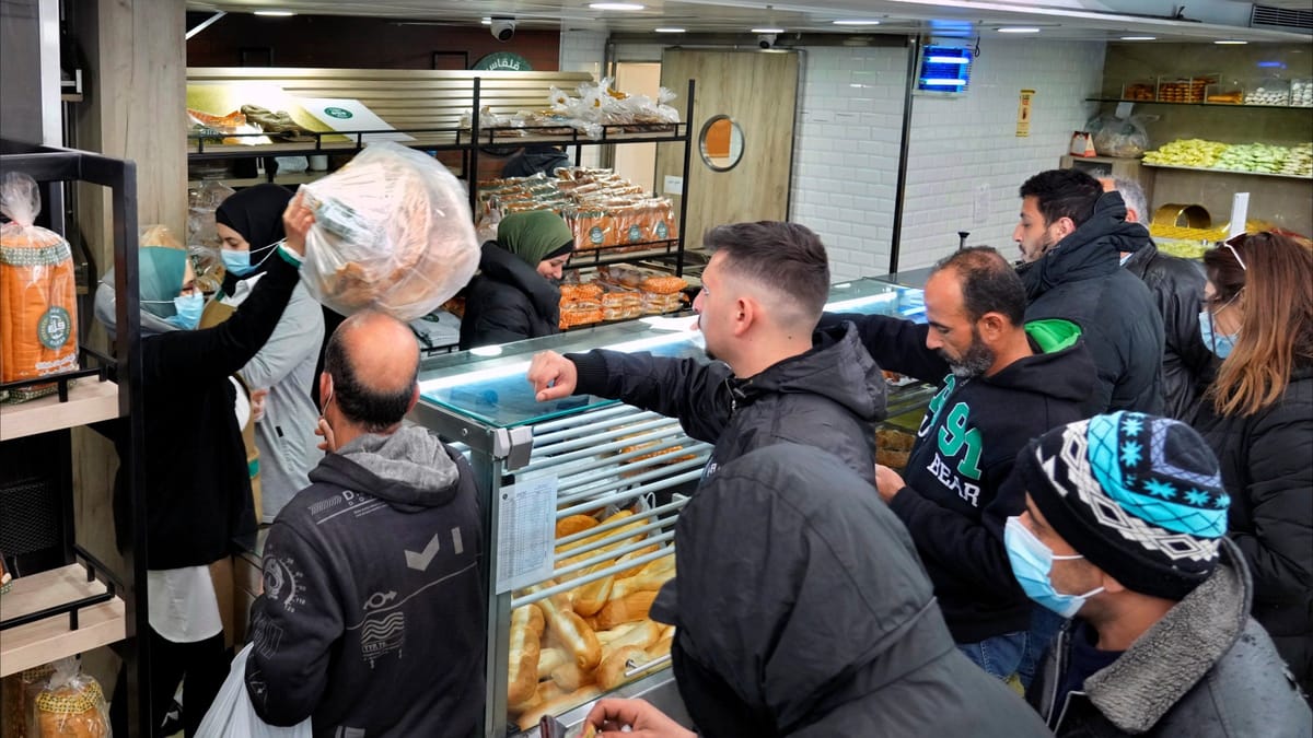 في غياب المخزون الاستراتيجي.. هل خبز اللبنانيين مهدد؟