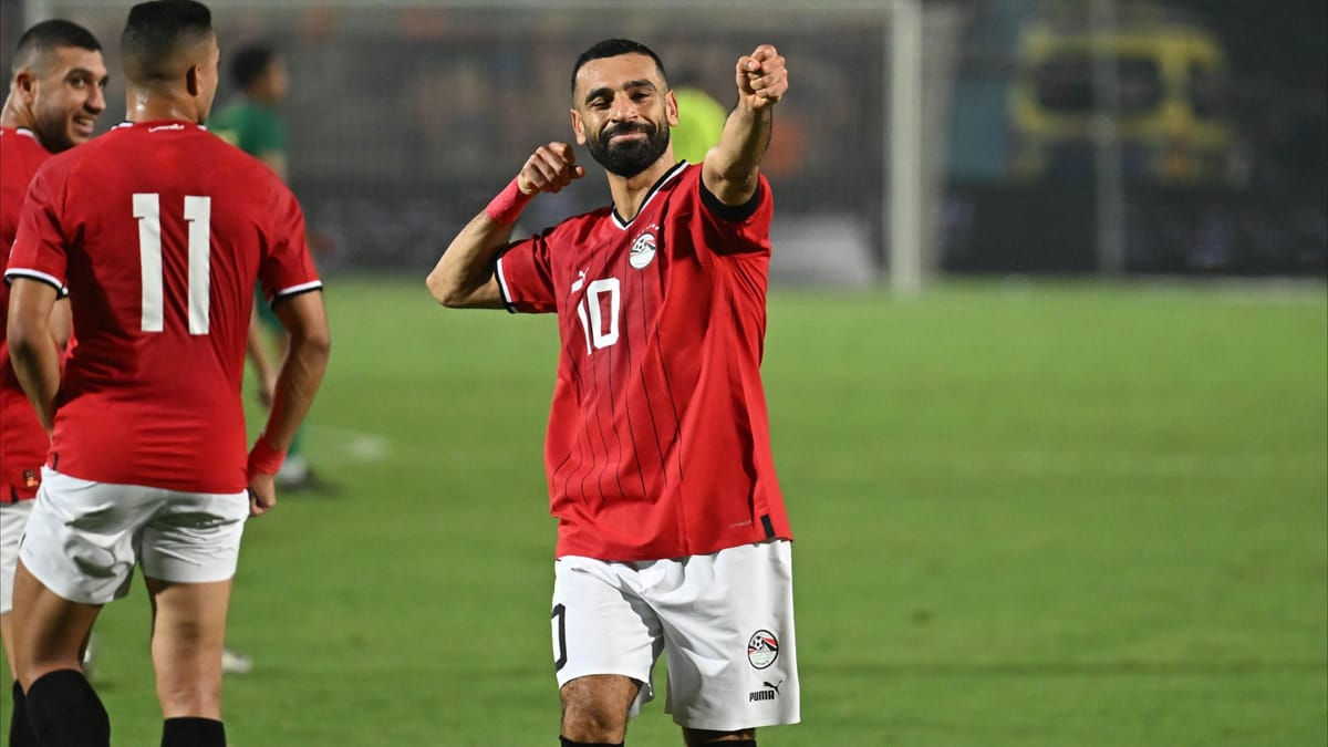 صلاح يطارد مدربه في ليلة الاقتراب من "الكان"
