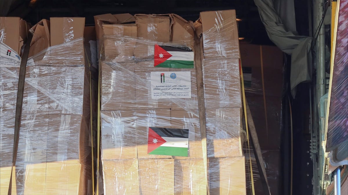 أول قافلة مساعدات مباشرة من الأردن إلى غزة