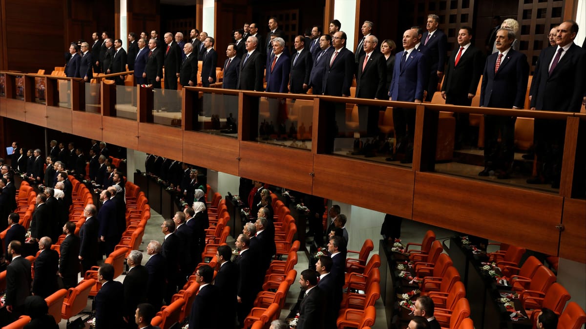 هاجَم أردوغان ثم سقط.. ما نعرفه عن "النائب بيتماز"
