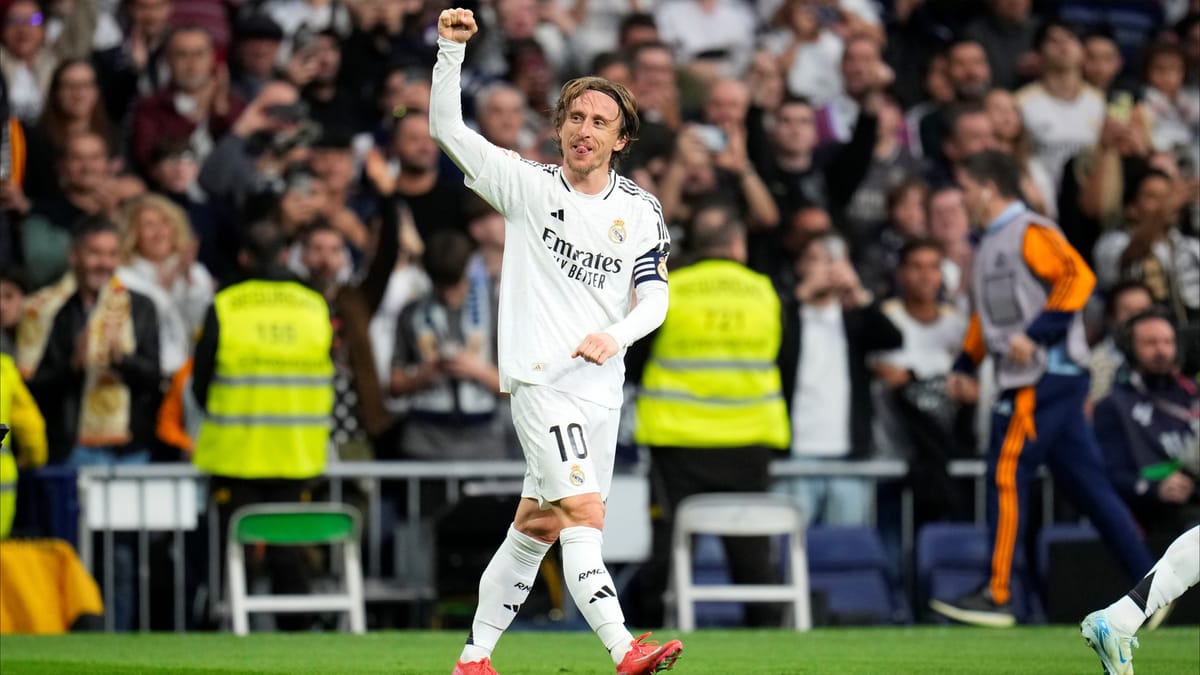 مودريتش "عجوز" يحرج شباب ريال مدريد
