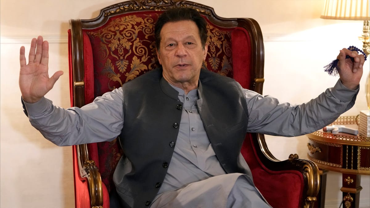 حكم بالسجن 10 أعوام على عمران خان