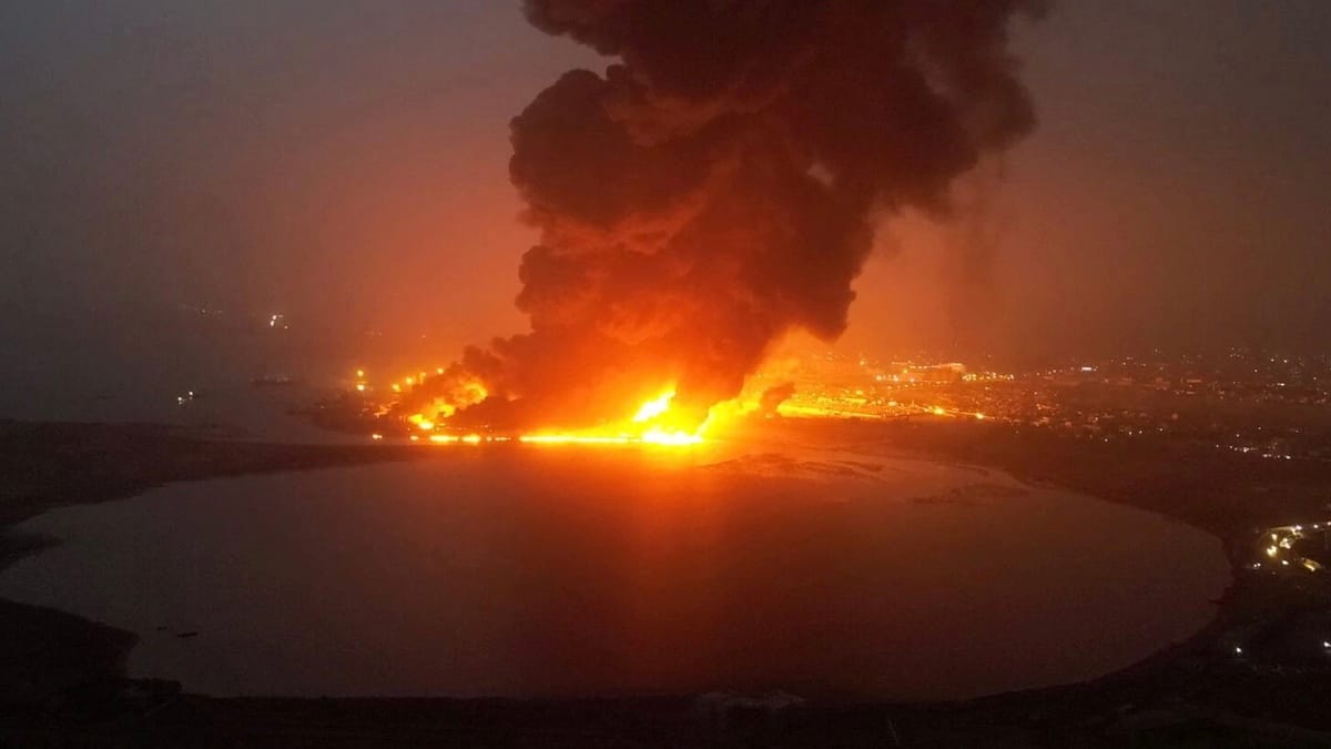 ميناء الحُديدة يكشف عن حجم خسائره بعد الضربة الإسرائيلية